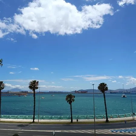 Kwatera prywatna Vistas A 3 Paises Y 2 Continentes 1º Linea De Playa A 5 Minutos De Gibraltar *