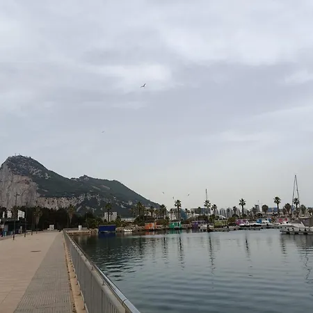 Vistas A 3 Paises Y 2 Continentes 1º Linea De Playa A 5 Minutos De Gibraltar * La Línea de la Concepción