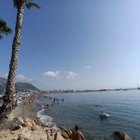 Vistas A 3 Paises Y 2 Continentes 1º Linea De Playa A 5 Minutos De Gibraltar Kwatera prywatna