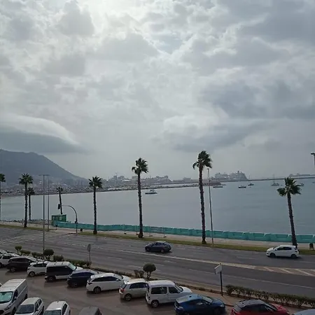 Vistas A 3 Paises Y 2 Continentes 1º Linea De Playa A 5 Minutos De Gibraltar *